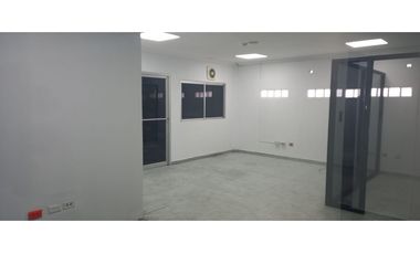 Se Vende Galera con Oficinas Parque Lefevre 800 Mts $1.300.000.00