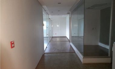 Se Vende Galera con Oficinas Parque Lefevre 800 Mts $1.300.000.00