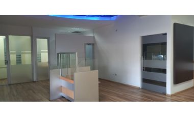 Se Vende Galera con Oficinas Parque Lefevre 800 Mts $1.300.000.00