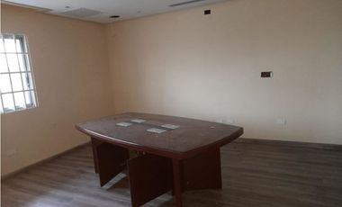 Se Vende Galera con Oficinas Parque Lefevre 800 Mts $1.300.000.00