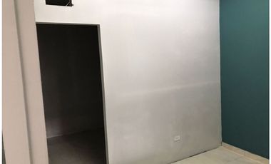 Se Alquila Local Comercial 100 Mts 12 De Octubre $ 950.oo