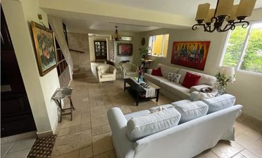 SE VENDE Hermosa casa en Cardenas Panama $750.00.00
