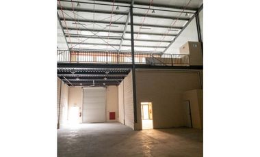 Se Alquilan Galeras en via Tocumen 560 mts2 $4.000.00
