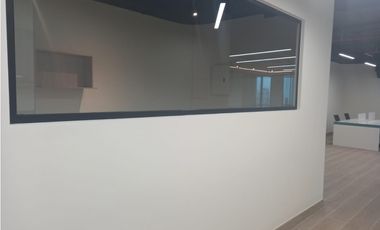 Se Alquila Espectacular Oficina 247 Mts En Obarrio $5.434.oo + Itbm