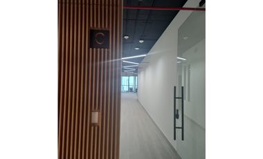 Se Alquila Espectacular Oficina 247 Mts En Obarrio $5.434.oo + Itbm