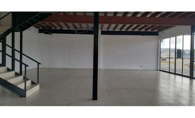 Se Alquila local Esquinero Los Pueblos 352 Mts $5.000.oo