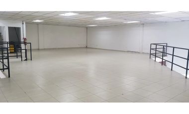 Se Alquila local Esquinero Los Pueblos 352 Mts $5.000.oo