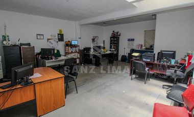PALO SECO: AMPLIO LOCAL EN 2 NIVELES, ESTACIONAMIENTO Y MAGNIFICA UBICACIÒN