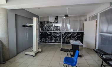 PALO SECO: AMPLIO LOCAL EN 2 NIVELES, ESTACIONAMIENTO Y MAGNIFICA UBICACIÒN