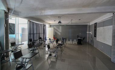 PALO SECO: AMPLIO LOCAL EN 2 NIVELES, ESTACIONAMIENTO Y MAGNIFICA UBICACIÒN