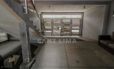 PALO SECO: AMPLIO LOCAL EN 2 NIVELES, ESTACIONAMIENTO Y MAGNIFICA UBICACIÒN