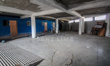 PALO SECO: AMPLIO LOCAL EN 2 NIVELES, ESTACIONAMIENTO Y MAGNIFICA UBICACIÒN