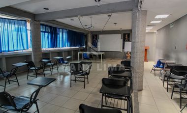 PALO SECO: AMPLIO LOCAL EN 2 NIVELES, ESTACIONAMIENTO Y MAGNIFICA UBICACIÒN