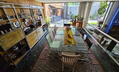 Residencia con amplio y hermoso jardín