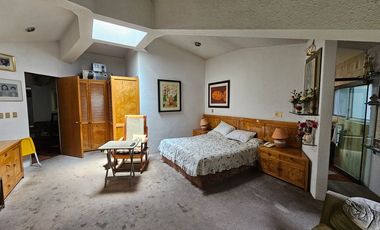 Residencia con amplio y hermoso jardín