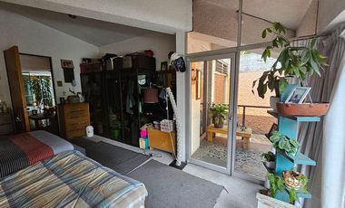 Residencia con amplio y hermoso jardín