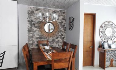 Maat vende Casa en Conjunto Cerrado-Villeta. $450Millones