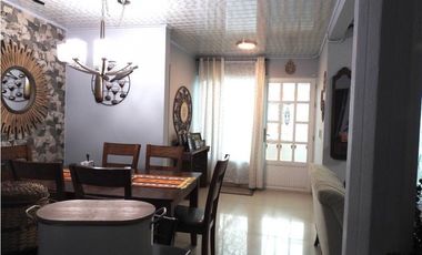 Maat vende Casa en Conjunto Cerrado-Villeta. $450Millones