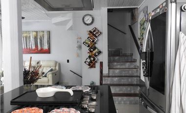 Maat vende Casa en Conjunto Cerrado-Villeta. $450Millones