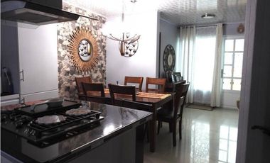 Maat vende Casa en Conjunto Cerrado-Villeta. $450Millones
