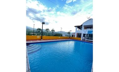 Maat vende Casa en Conjunto Cerrado-Villeta. $450Millones