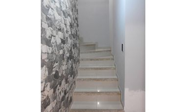 Maat vende Casa en Conjunto Cerrado-Villeta. $450Millones