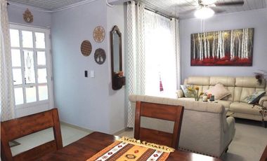 Maat vende Casa en Conjunto Cerrado-Villeta. $450Millones