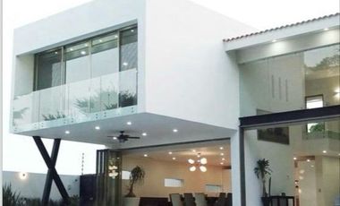 HERMOSA RESIDENCIA EN PARAISO COUNTRY CLUB