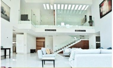 HERMOSA RESIDENCIA EN PARAISO COUNTRY CLUB