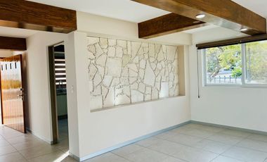 VENTA CASA ZIBATA DE AUTOR EN ESQUINA