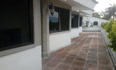 VENTA CASA EN TEQUESQUITENGO,  ORILLA DEL LAGO