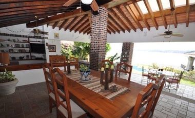 VENTA CASA EN TEQUESQUITENGO,  ORILLA DEL LAGO
