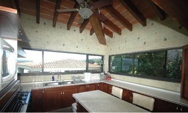 VENTA CASA EN TEQUESQUITENGO,  ORILLA DEL LAGO