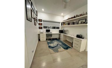 Casa en venta en Valle Poniente en Privadas la Huasteca Frente Parque