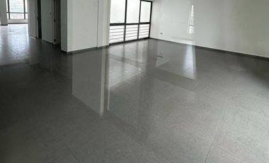 Oficina en Arriendo en Colombia con Avenida Cardenal Carlos Oviedo Cavada.