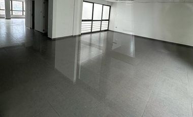 Oficina en Arriendo en Colombia con Avenida Cardenal Carlos Oviedo Cavada.