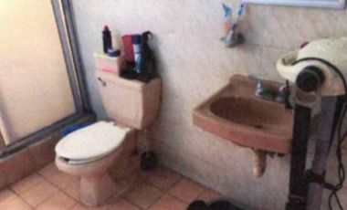 Venta de Vivienda unifamiliar con local comercial adjunto