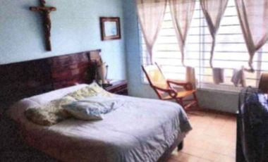 Venta de Vivienda unifamiliar con local comercial adjunto