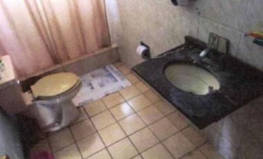 Venta de Vivienda unifamiliar con local comercial adjunto