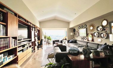 VENTA CASA  EN LOMAS DE REFORMA A MUY BUEN PRECIO