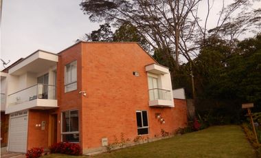 ALQUILER CASA CON 3 HABITACIONES AMOBLADA EN SAN ANTONIO, RIONEGRO