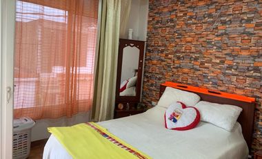 VENTA DE CASA 3 PISOS REFORMADA PEATONAL  ID 733