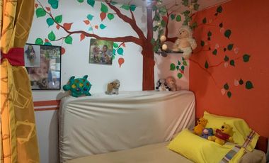 VENTA DE CASA 3 PISOS REFORMADA PEATONAL  ID 733