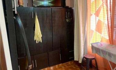 VENTA DE CASA 3 PISOS REFORMADA PEATONAL  ID 733