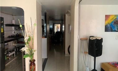 VENTA DE CASA 3 PISOS REFORMADA PEATONAL  ID 733