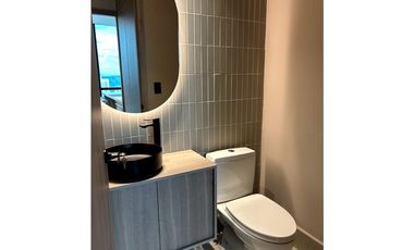 OFICINA EN CALLE 50 TOWER BANK  AMOBLADA 149M2 SERVICIOS INCLUIDOS