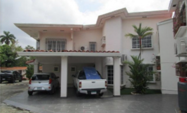 Casa en El Hexágono, Altos del Golf