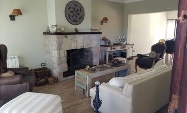 Chalet 4 ambientes. Barrio San Carlos