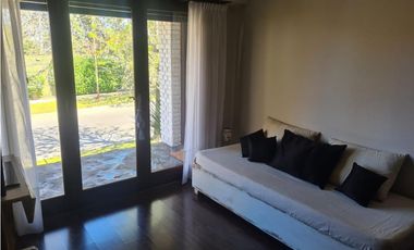 Chalet 4 ambientes. Barrio San Carlos