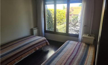 Chalet 4 ambientes. Barrio San Carlos